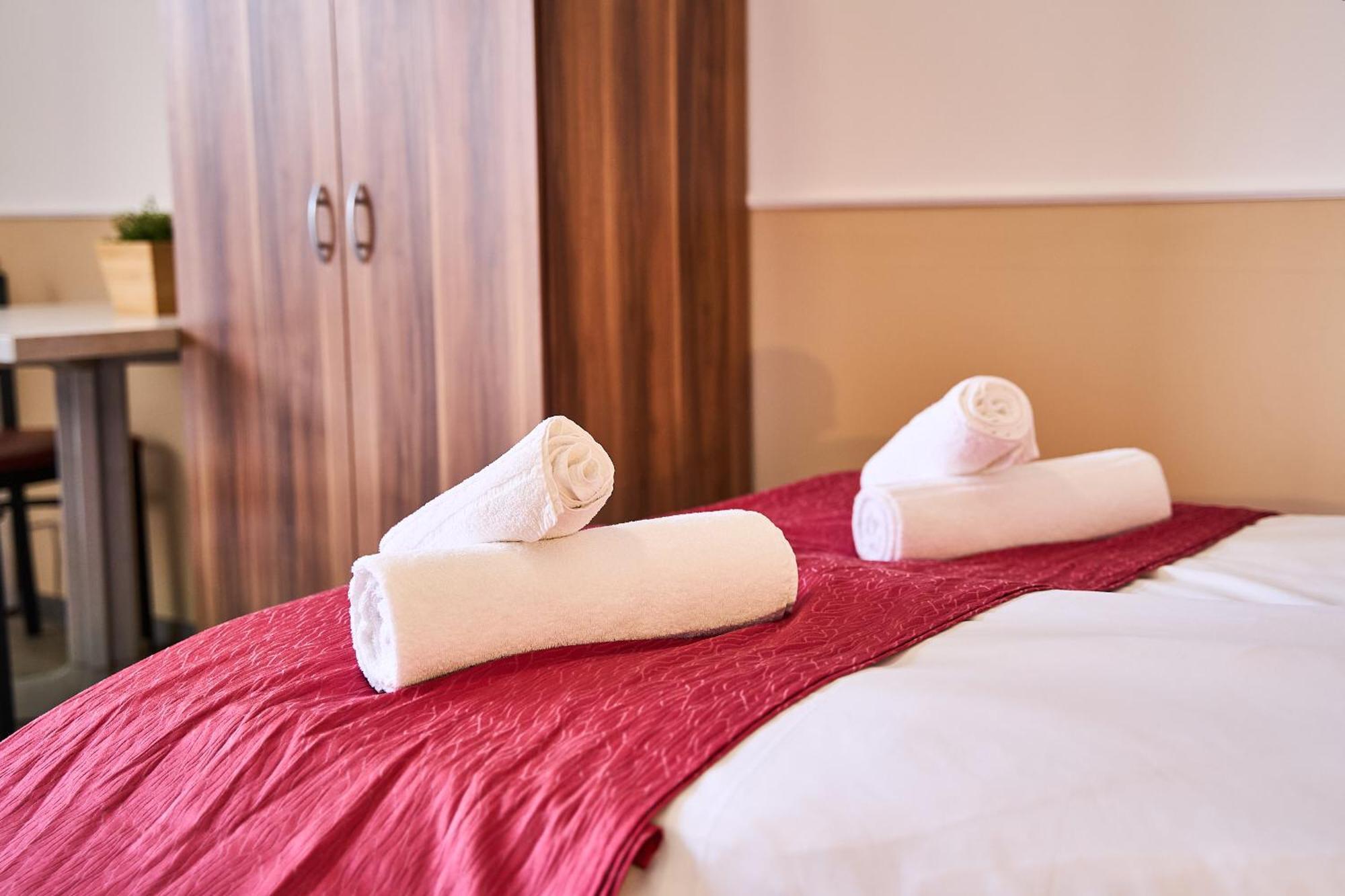 Hotel Maximo Pinneberg Kültér fotó